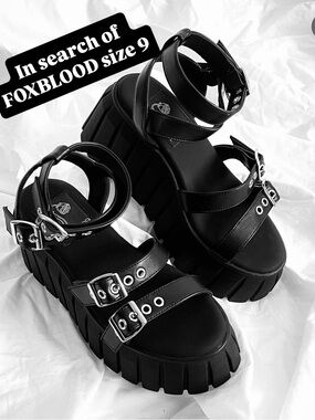 ISO FOXBLOOD Chunky Black Platform Buckle Sandals SIZE 9